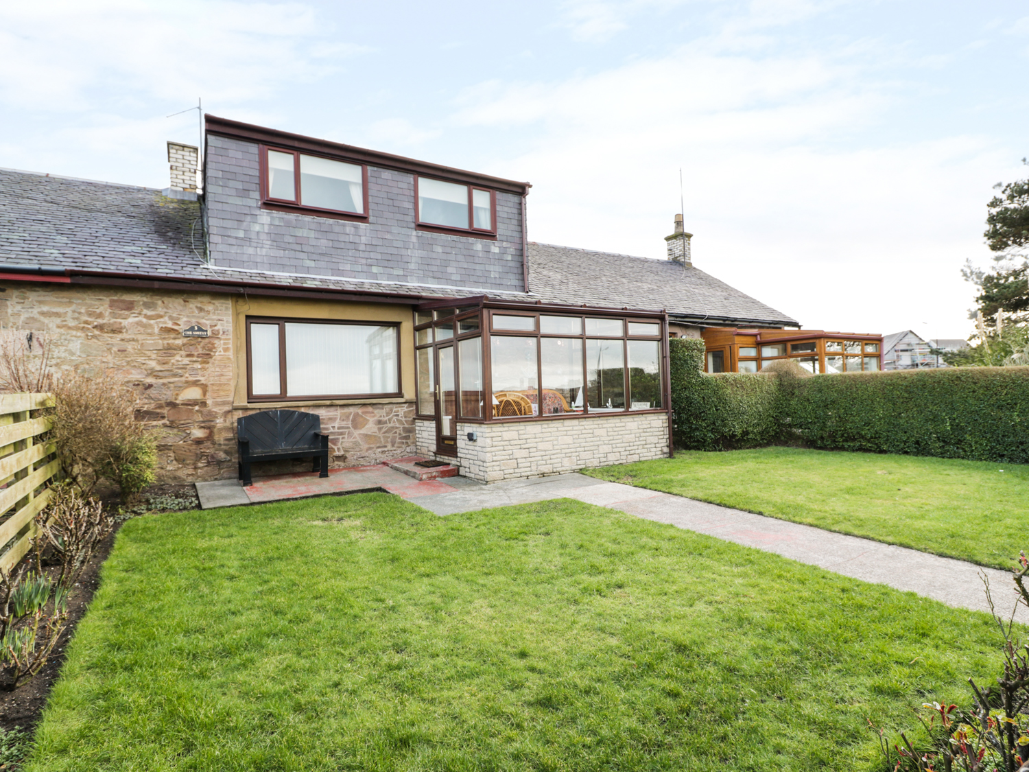 Glasgow, Lanark and Ayrshire Cottages (Walkhighlands)